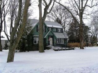 218 S Sunnybank Rd, Saint Joseph, MI 49085