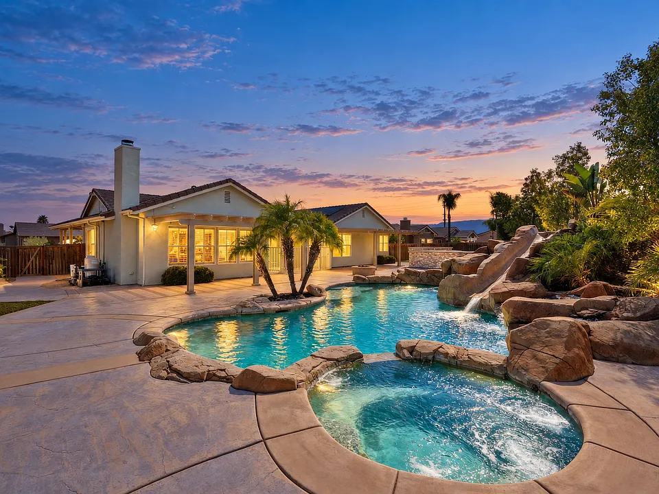 41717 Mesquite Ln