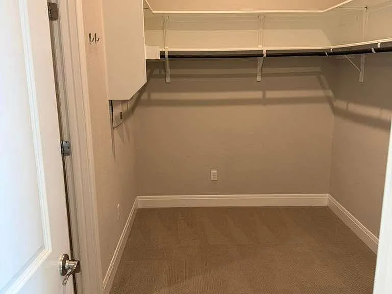141 Seminole Dr — Photo 12