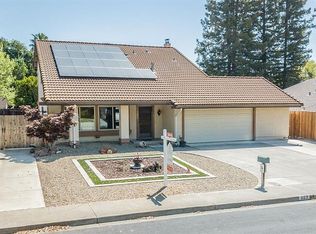 307 Woodside Cir, Vacaville, CA