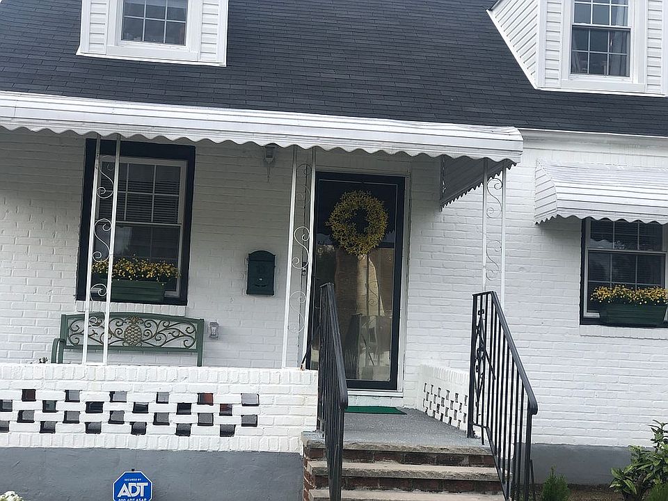 2nd image of 11926 221st St