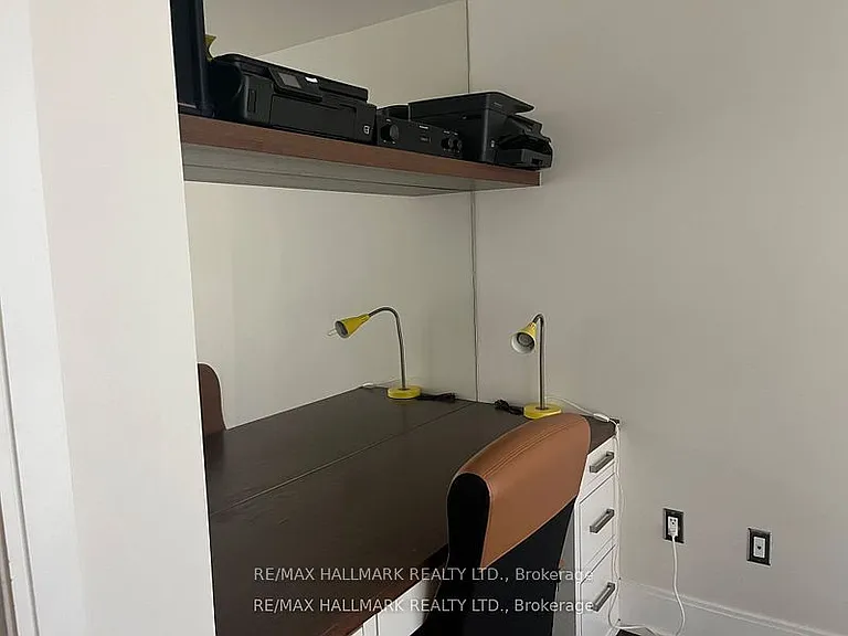 560 Front St W #428 — Photo 6