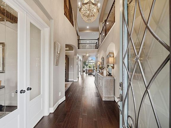 2nd image of 2513 Royal Field Ln