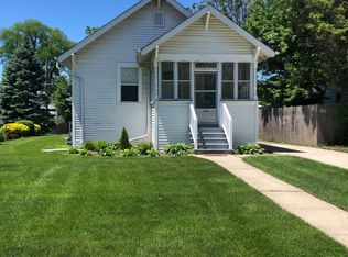 136 S Oakland Grv, Elmhurst, IL