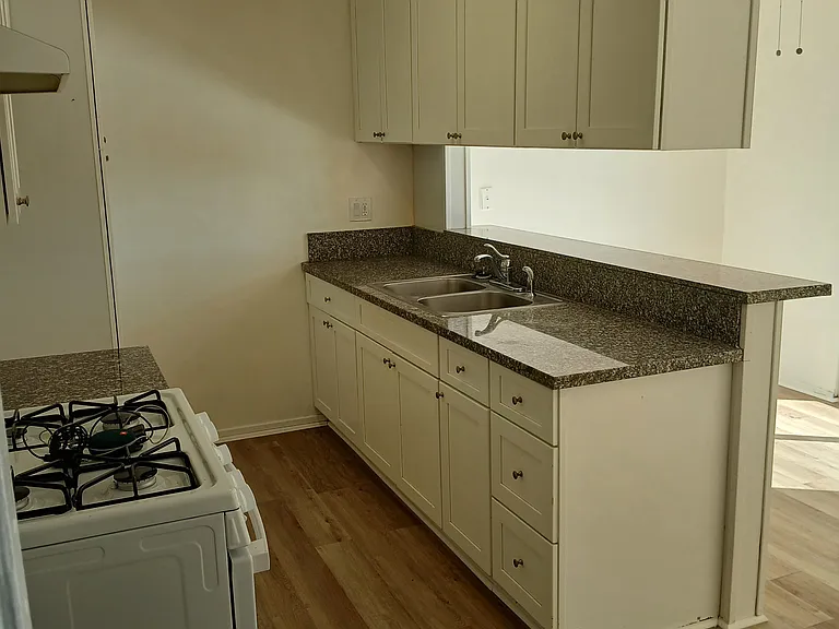 1480 N Palm Ave #D — Photo 2
