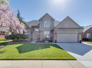 47986 Beacon Square Dr, Macomb, MI 48044