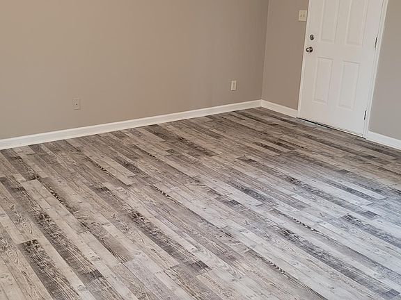 3rd image of 8402 Fenway Ct