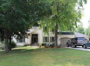 6421 Rojina Ln, Chanhassen, MN 55317