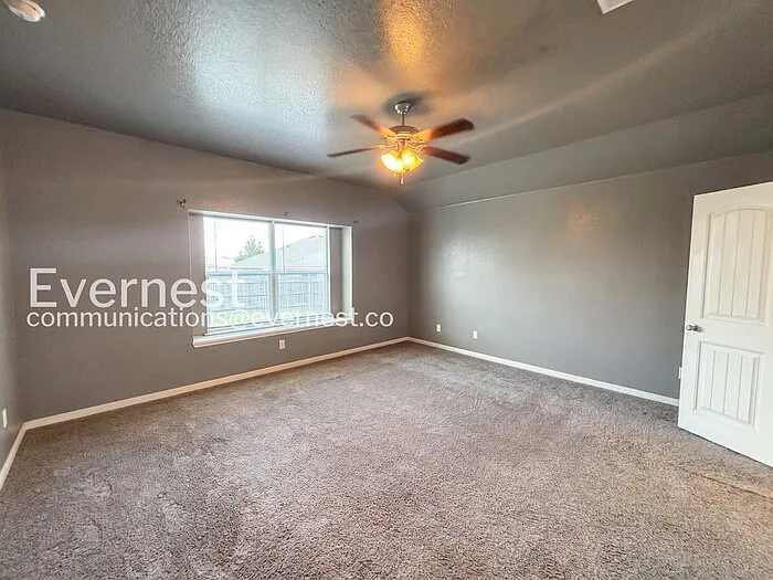 501 W Vega Ln — Photo 8