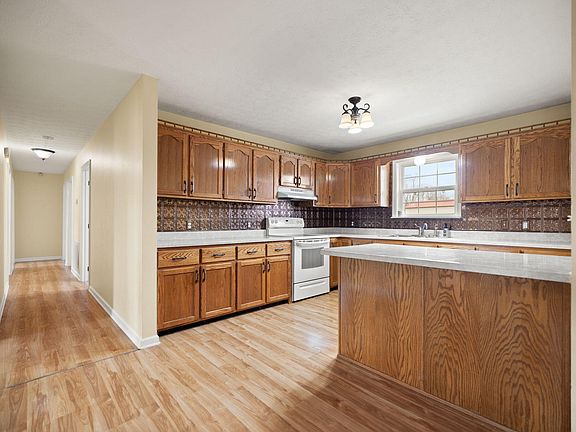 5th image of 355 Bray Rd