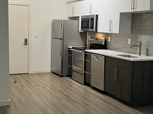 2240 NW Pettygrove St APT 102, Portland, OR 97210