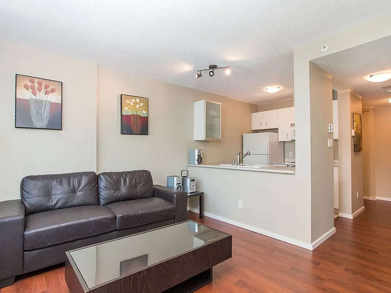 438 Seymour St #806 — Photo 6