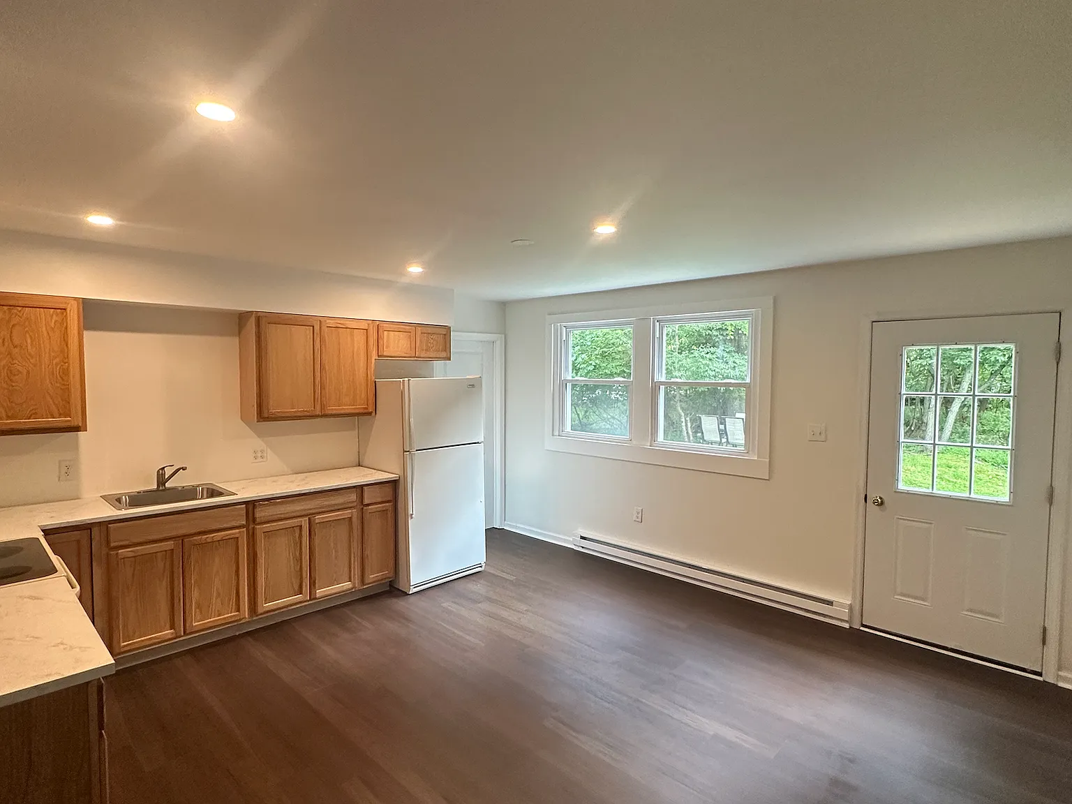 2 bed, 800 sqft, $1,600 — Photo 3