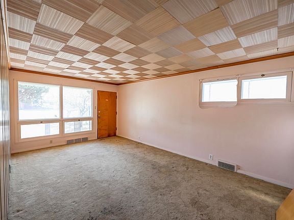 4th image of 227 N Main St