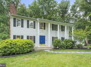 1116 Challedon Rd, Great Falls, VA 22066