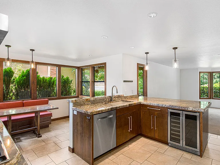 16711 SE 46th St — Photo 5