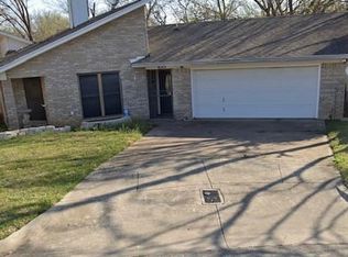 4913 Queen Ct, Fort Worth, TX 76103