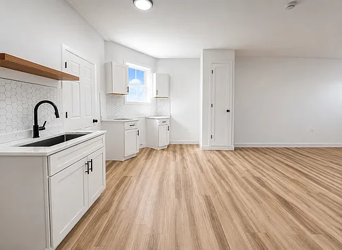 1854 S Ashland Ave #4R Photo 1
