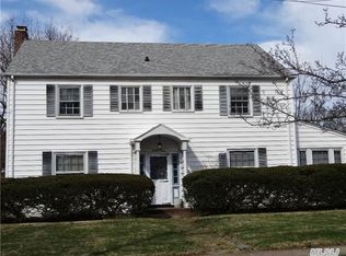 21 Hamilton St, Rockville Centre, NY 11570