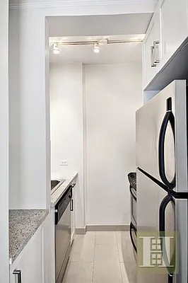 Rented by Halstead Real Estate | media 16