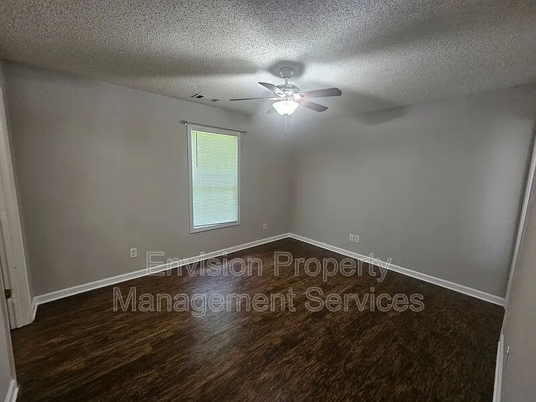 1393 N Hampton Dr — Photo 13