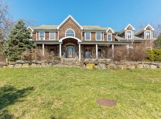 24 W Spring Hollow Dr, Hopewell, NJ 08525