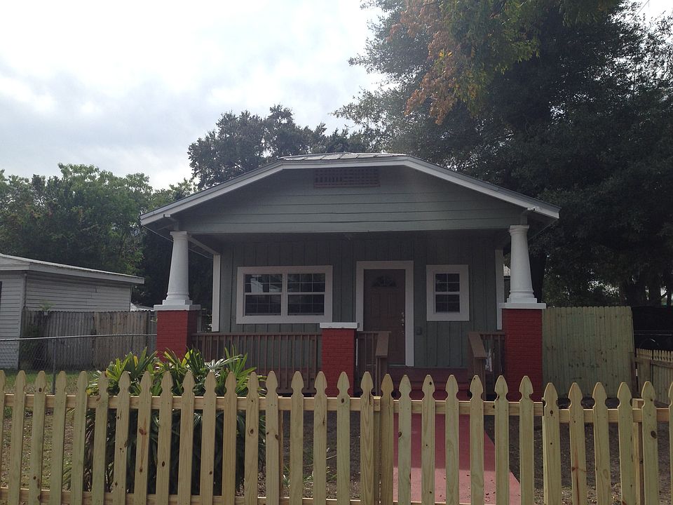 1st image of 805 E Knollwood St