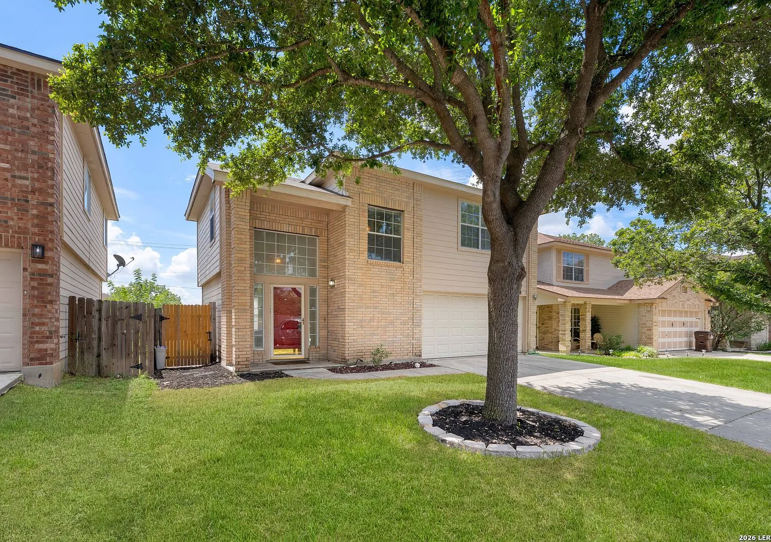 3 bed, 2.5 bath, 1704 sqft, $1,595 — Photo 2