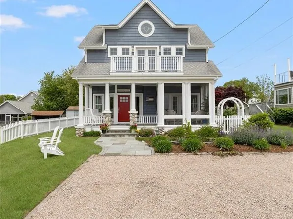 439 Wandsworth St, Narragansett, RI 02882