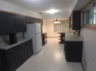 2610 N 96th St, Wauwatosa, WI 53226