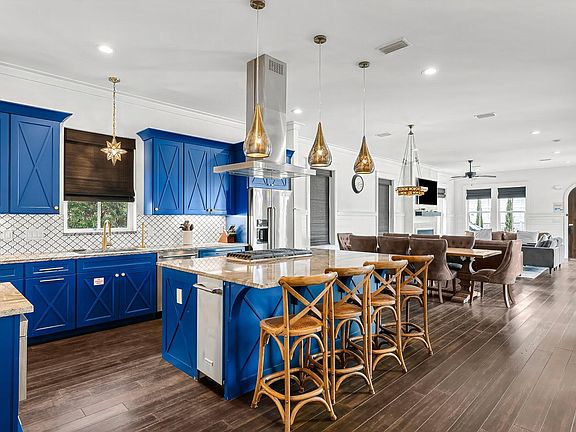 3rd image of 81 Brown St