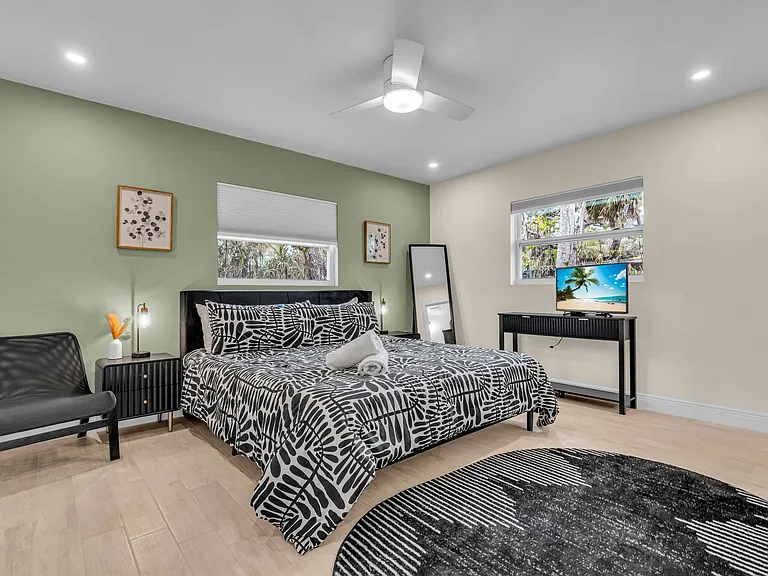 4421 Ocean Blvd — Photo 31