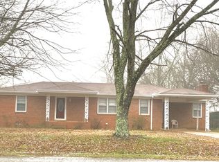 9 Hodge Ln, Fayetteville, TN 37334