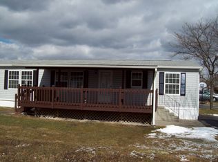 387 Birchwood Dr, Lockport, NY 14094