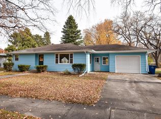 1906 12th St S, Moorhead, MN 56560