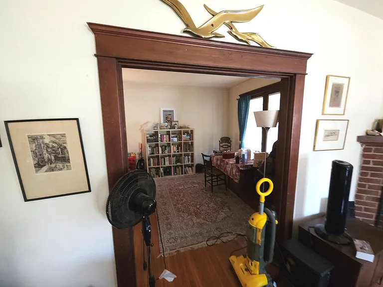 1905 Jefferson Park Ave — Photo 8