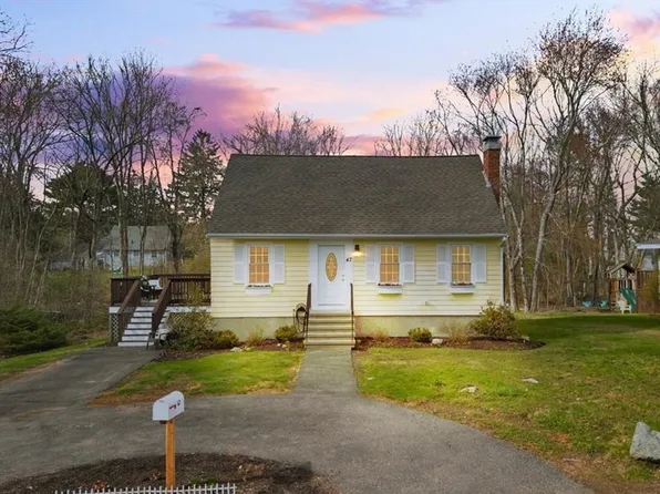 47 W Vanston Rd, Stoughton, MA 02072