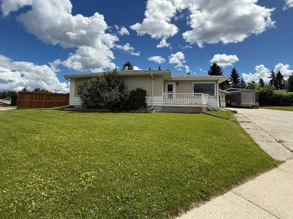 106 NE Sunwapta Dr, Hinton, AB T7V 1G3