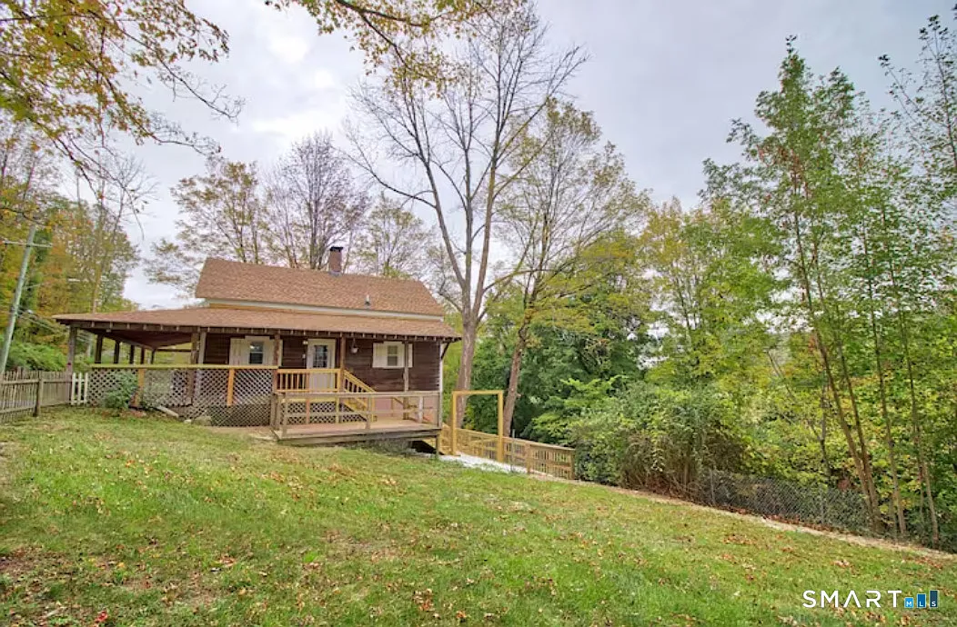 3 bed, 1.5 bath, 1470 sqft, $2,350 — Photo 1