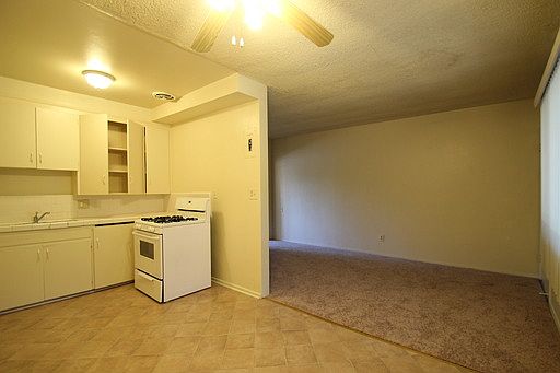 4th image of 831 N El Molino Ave APT 9