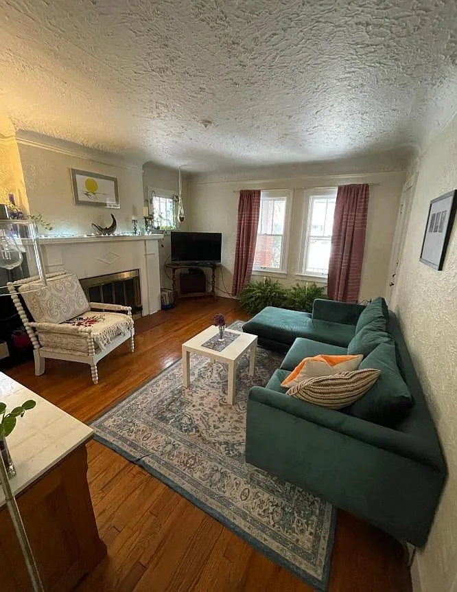 1417 Catalpa Dr — Photo 3