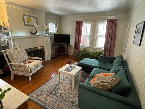 3rd image of 1417 Catalpa Dr #2