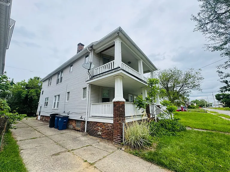 11521 Tuscora Ave — Photo 1