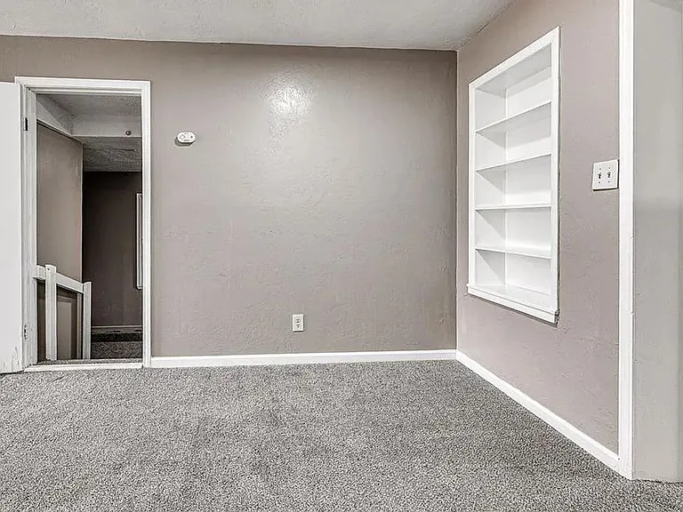313 E Northrup Dr — Photo 5