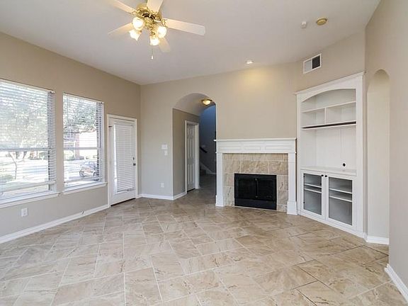 3rd image of 2504 Dunbar Dr