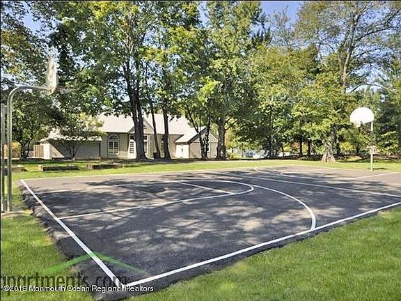 3rd image of 93 Greenwood Dr