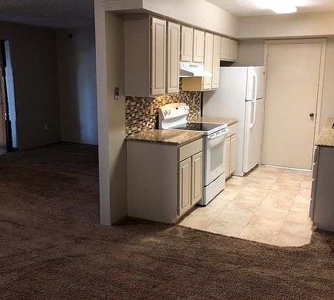 4th image of 1605 6th Ave