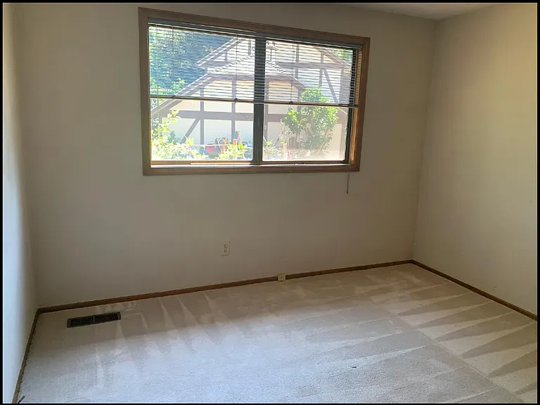 2428 Ptarmigan St NW — Photo 6