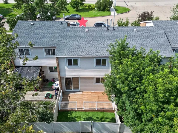 175 Centennial Ct NW, Edmonton, AB T5P 4H5
