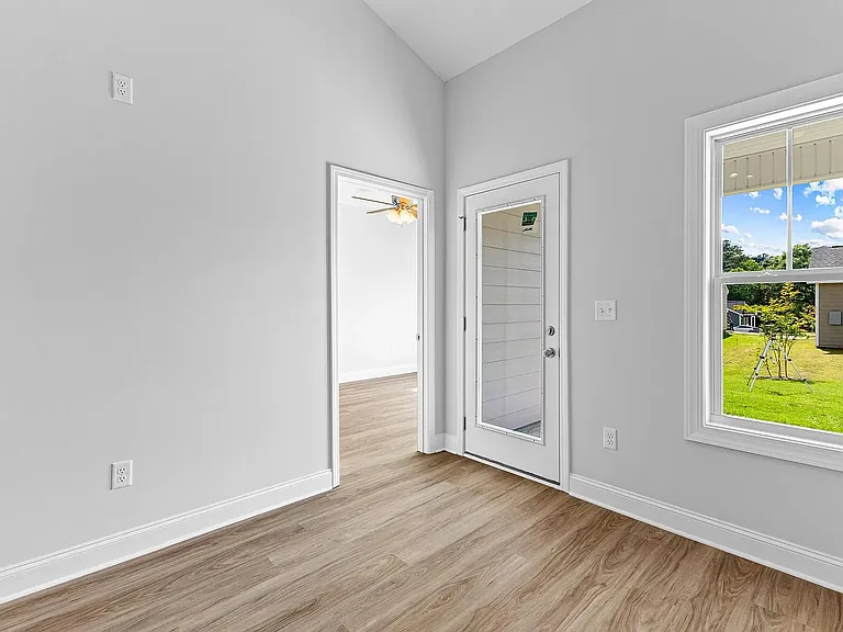 234 Lenox Cir — Photo 2